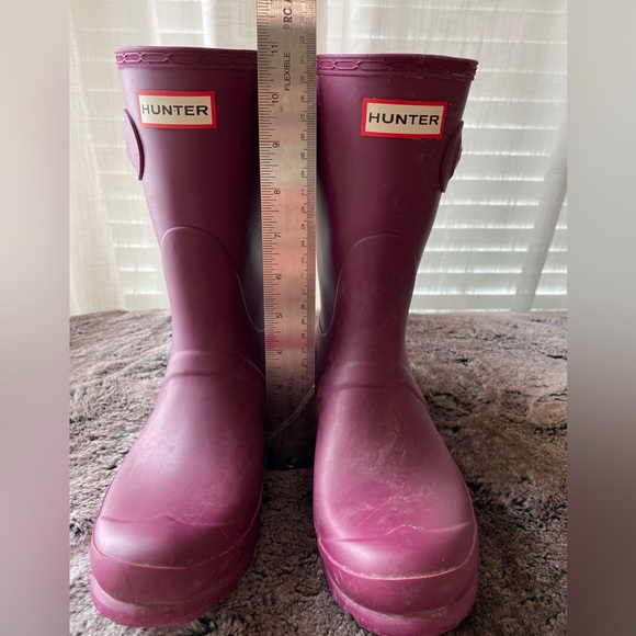 Hunter, purple short matte rain boot - women’s - Picture 1 of 14